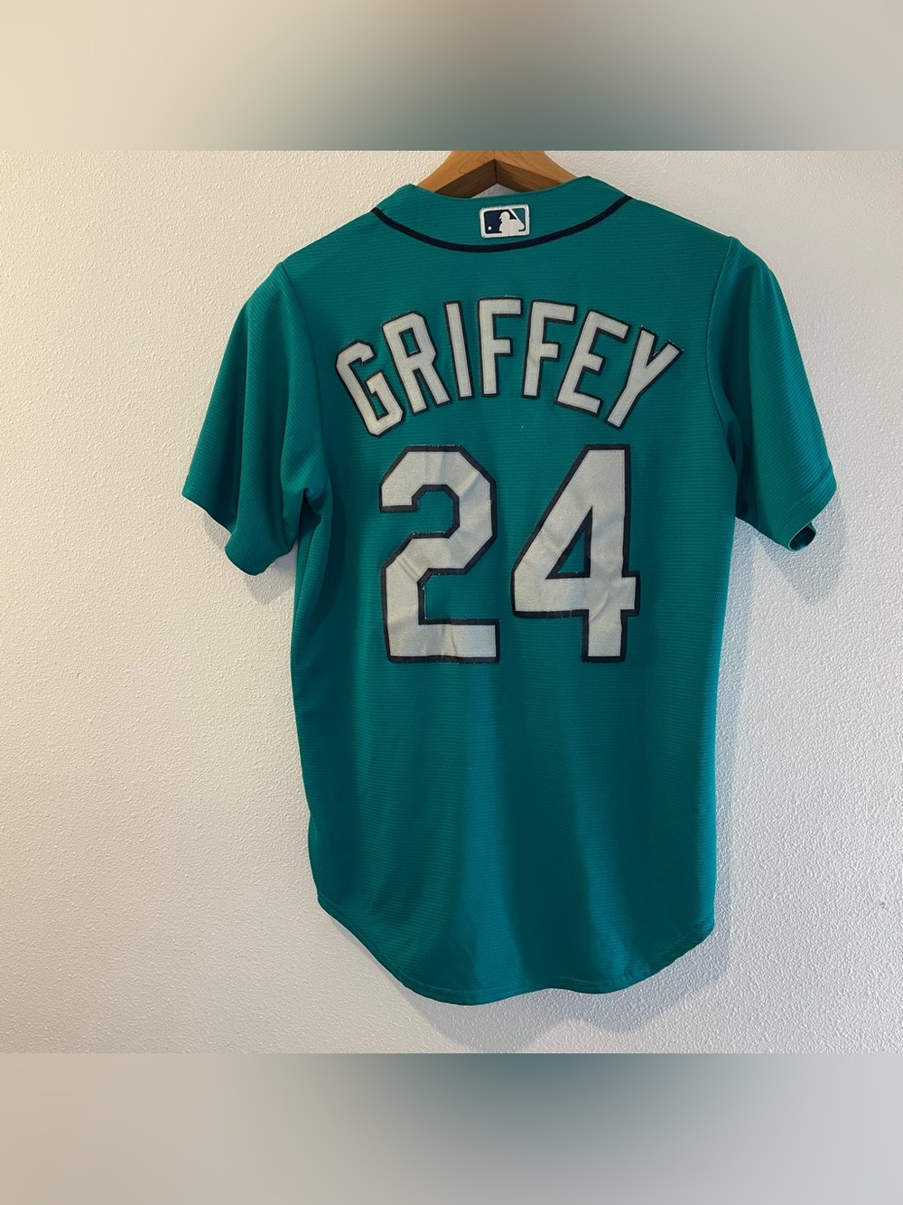 Seattle Mariners Baseball Jersey
Ken Griffey #24 Majestic Women size S Stitched